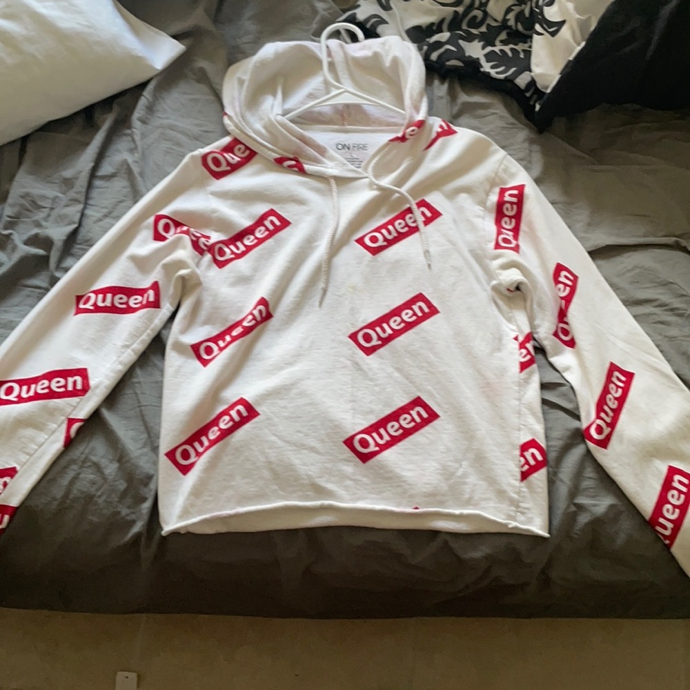 Non-zip long sleeve hoodie